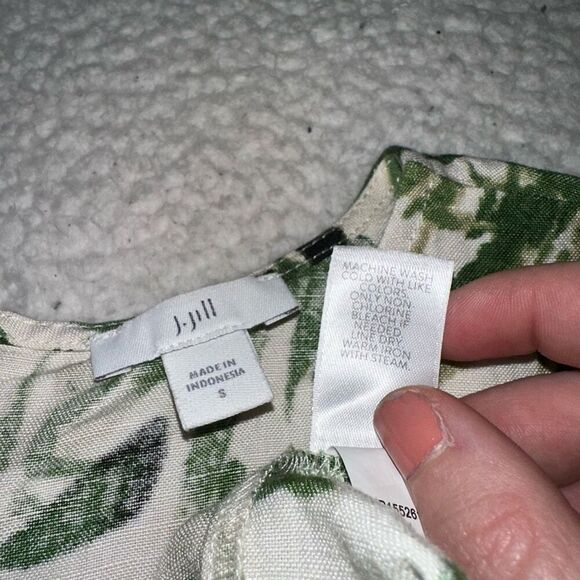 J. Jill Womens Linen Blend Button Back Tee Green Beige Tropical Palm Small EUC - Picture 8 of 11